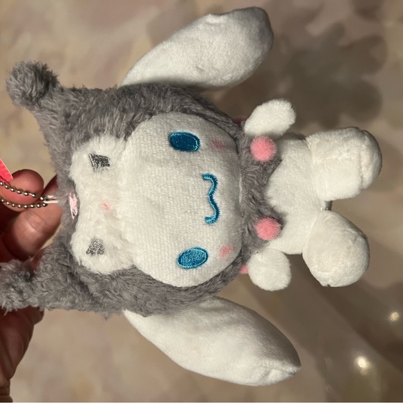COPY Pochacco - 🌹2/$20 🌹 Cinnamoroll mini plush charms/keychains - Picture 4 of 6